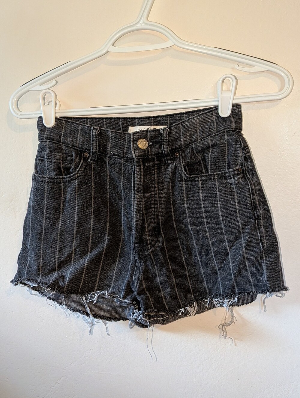 PacSun Black Pinstripe Denim Cutoff Shorts Size 22